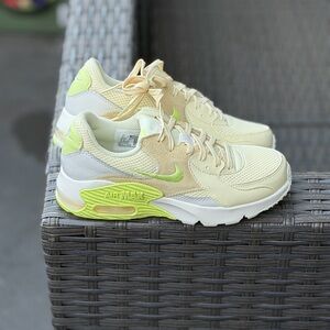 Nike Air Max size 6 women brand new